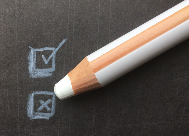 Foto von einem Stift und Ankreuzkästchen